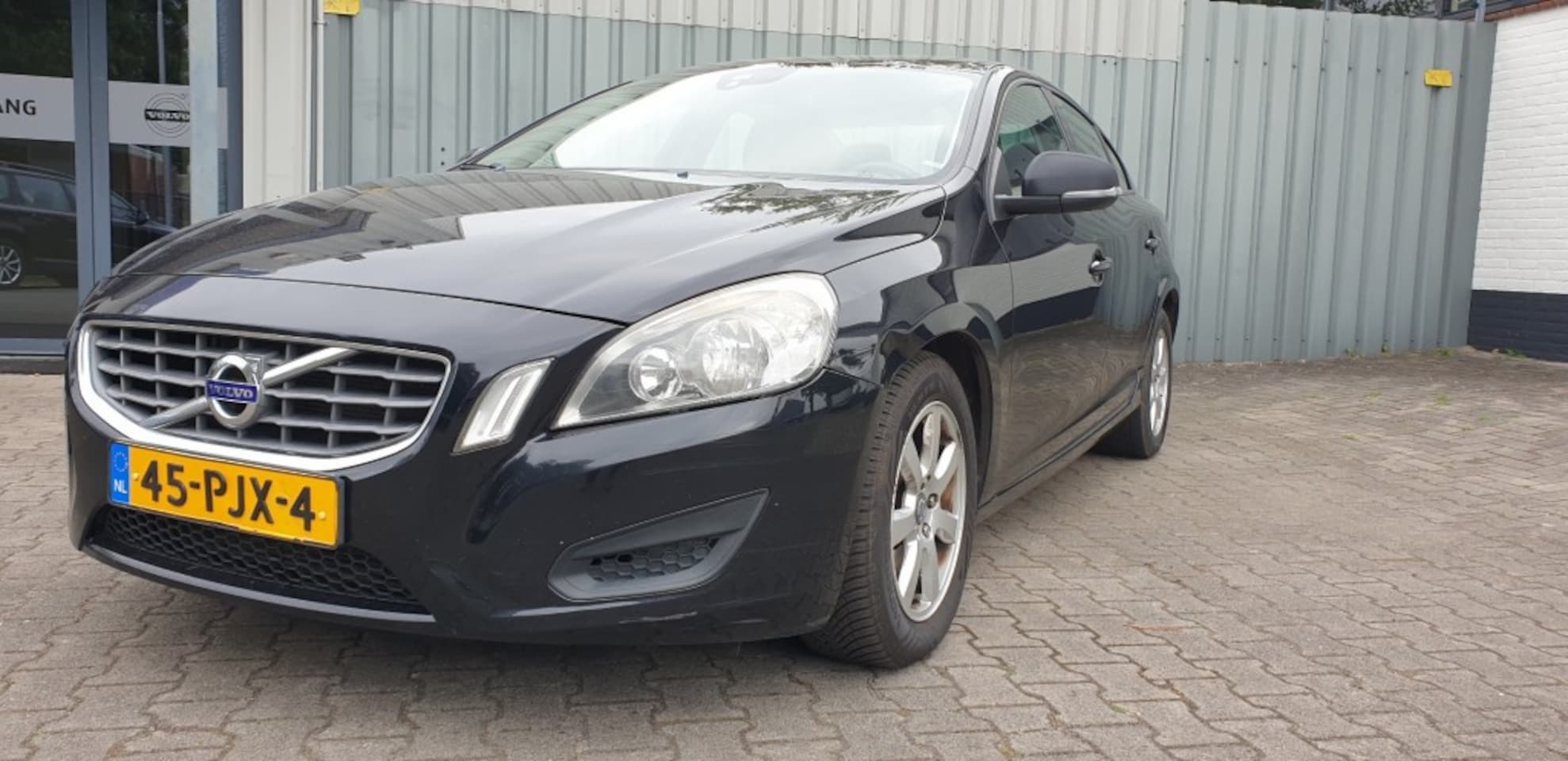Volvo S60 - 2.0 D3 KINETIC  AUTOMAAT - AutoWereld.nl