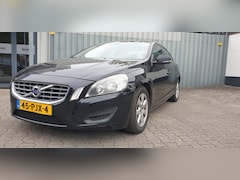 Volvo S60 - 2.0 D3 KINETIC AUTOMAAT