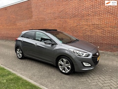 Hyundai i30 - 1.6 GDI i-Catcher Navi Clima Pano Cruise Stoelverw Camera