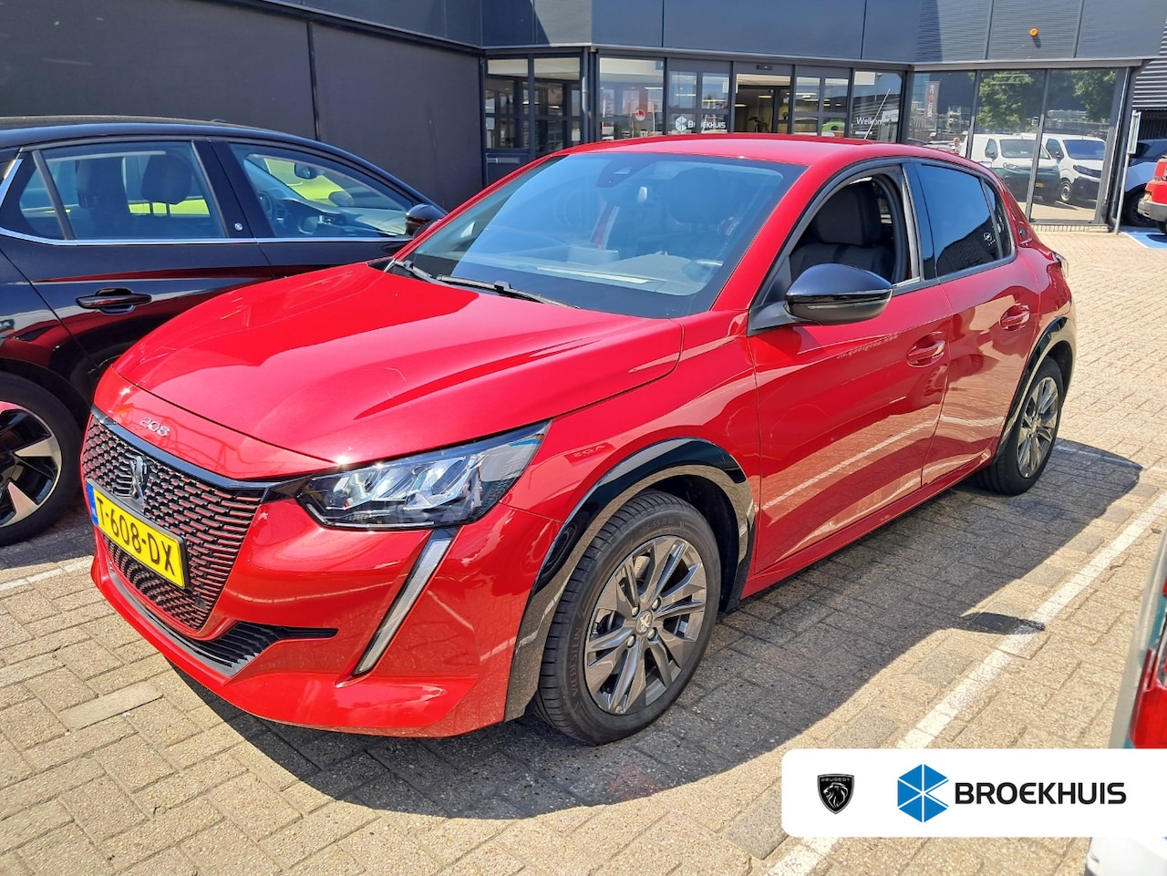 Peugeot e-208 - EV Allure 50 kWh | Navigatie By App | Climate Control | Parkeersensoren | Cruise Control | - AutoWereld.nl