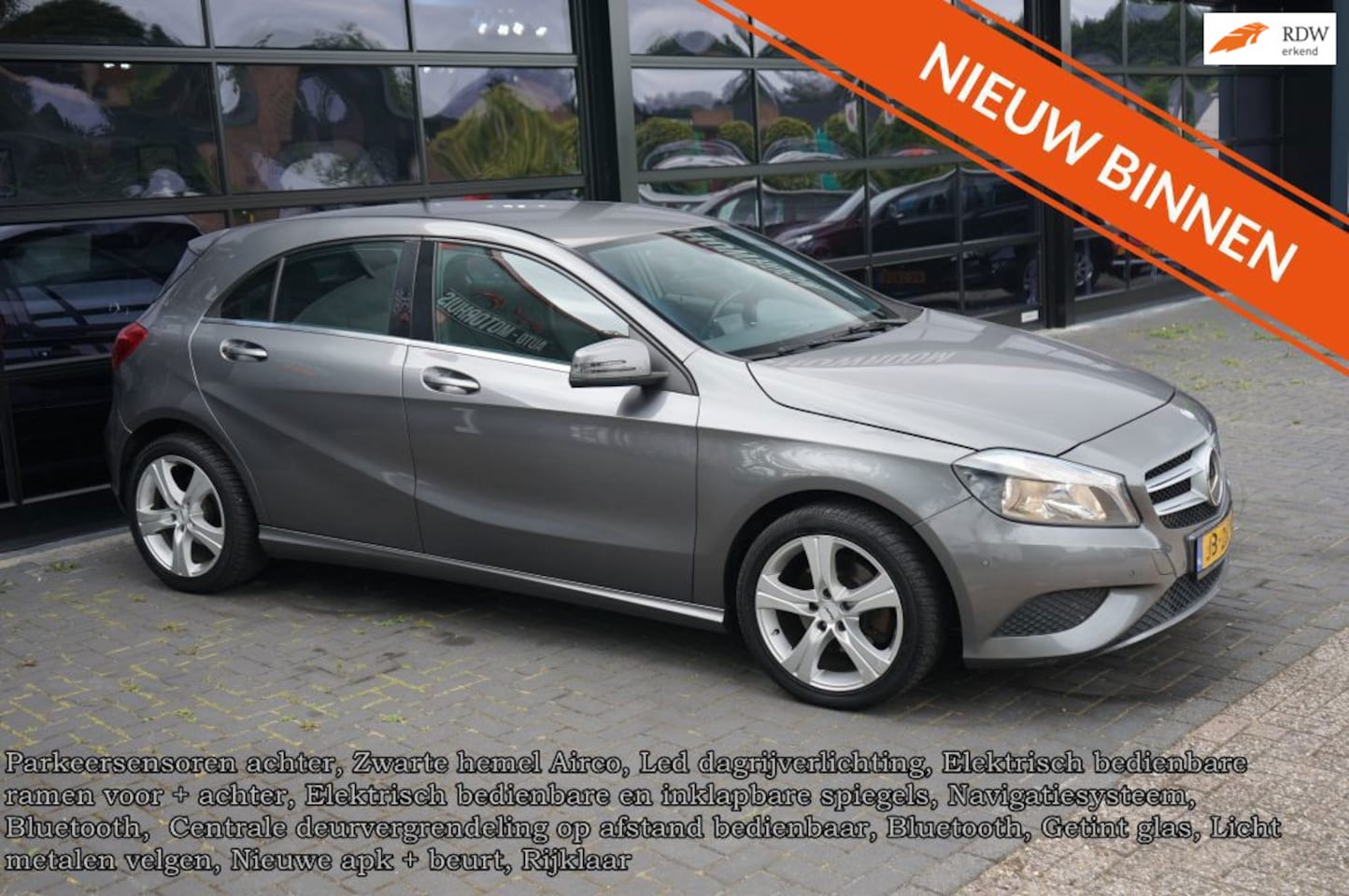 Mercedes-Benz A-klasse - 180 180, Navi, PDC, Sportstoelen, Airco, CC, Zwarte hemel - AutoWereld.nl