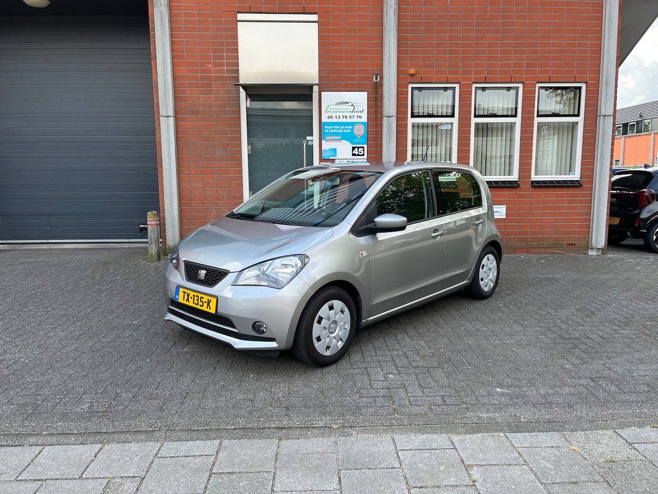 SEAT Mii - 1.0 Style Intense De Mii is voorzien van een fijne en praktische uitrusting met onder andere airconditioning - AutoWereld.nl