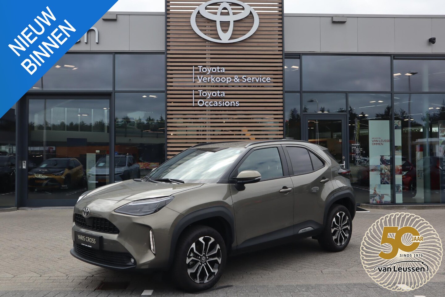 Toyota Yaris Cross - 1.5 HYBRID 115 DYNAMIC STOEL/STUURVERW CAMERA APPLE/ANDROID 17 '' LM-VELGEN LED KEYLESS AD - AutoWereld.nl