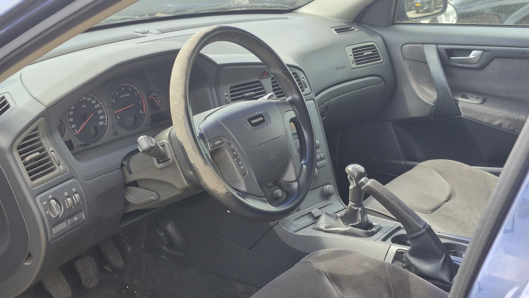 Volvo V70 - 2.4 T AWD Comfort Line 200 PK I AWD I APK 24-3-27