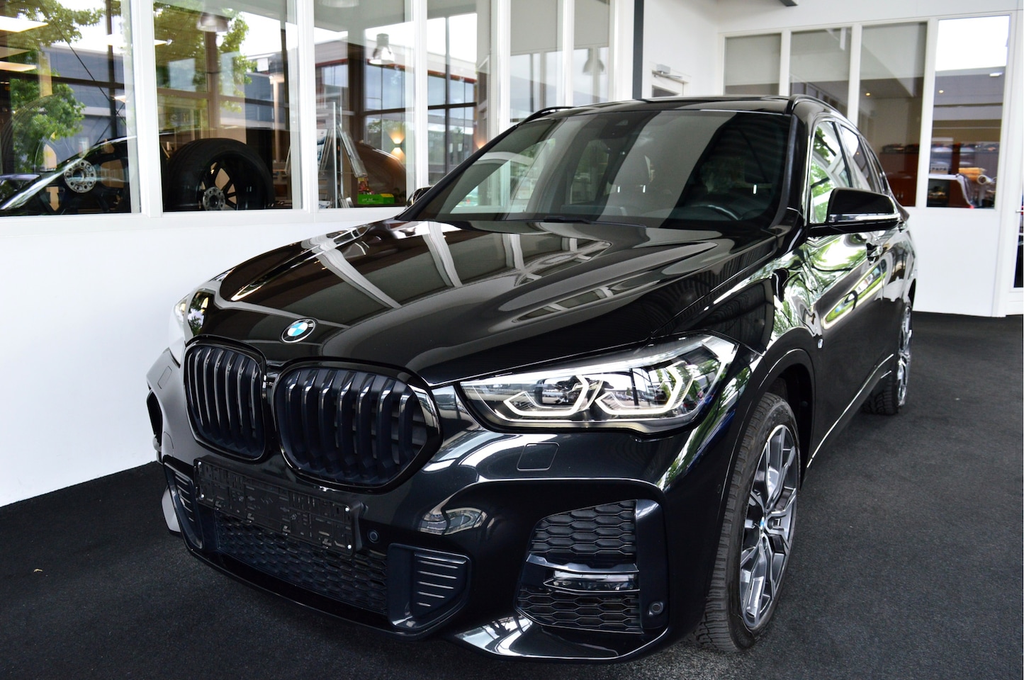 BMW X1 - xDrive25e Hybride M-Sportedition | Vol ! - AutoWereld.nl
