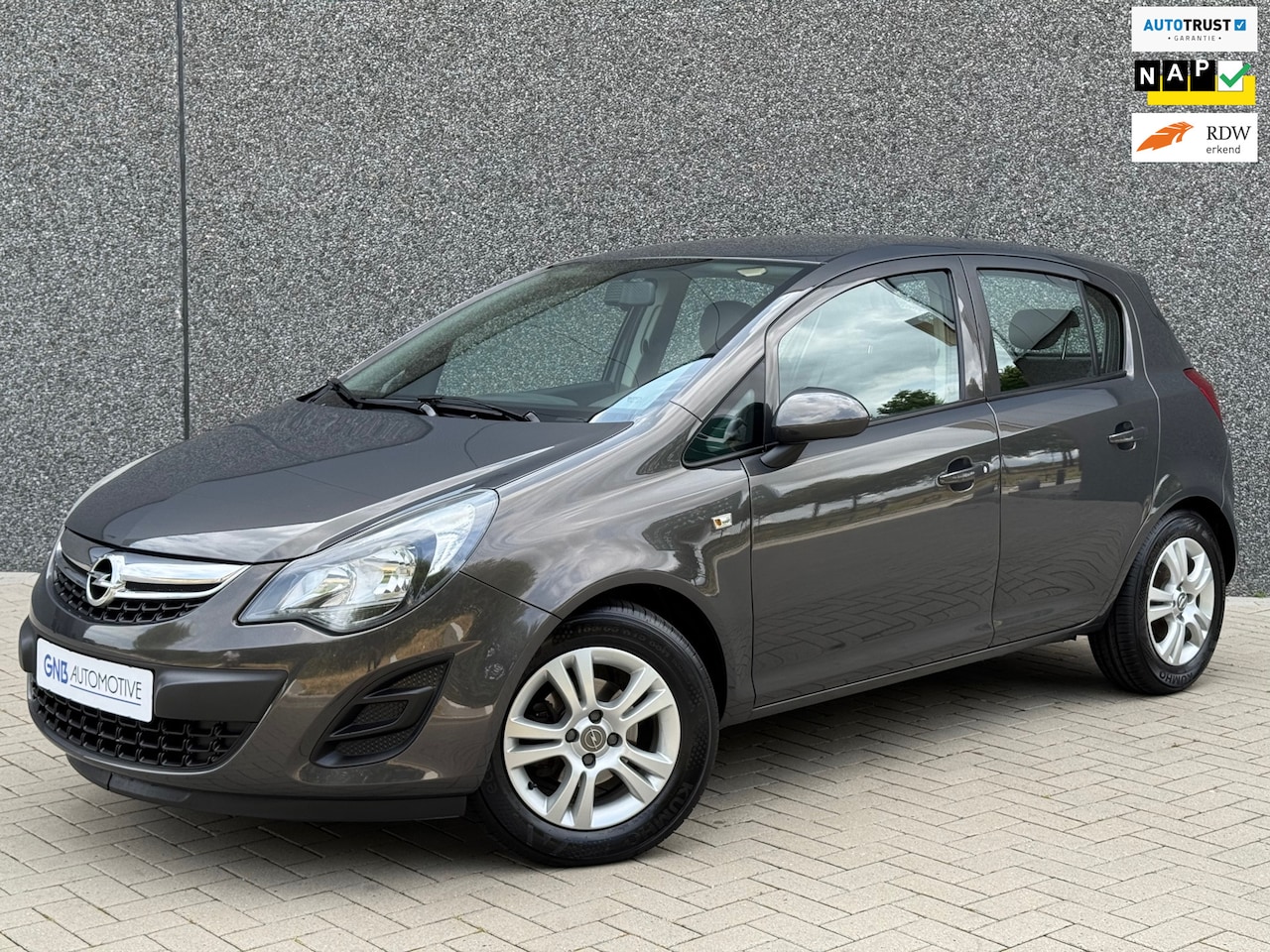 Opel Corsa - 1.4-16V Berlin | Cruise control | Airco | Elektrische ramen | Radio | Start/Stop | Elektri - AutoWereld.nl