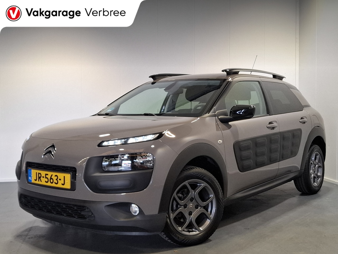 Citroën C4 Cactus - 1.2 PureTech Shine | Navigatie | LM Velgen 16" | Achteruitrijcamera + Parkeersensoren Acht - AutoWereld.nl