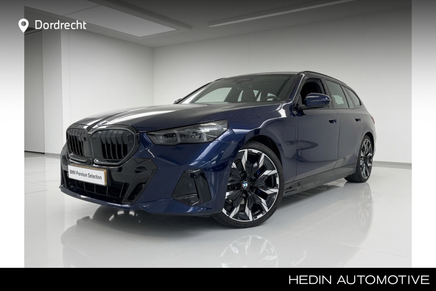 BMW 5-serie Touring - 530e M-Sport Pro | 21" | Pano | Harman Kardon | Trekhaak | Driving Assistant Plus | - AutoWereld.nl