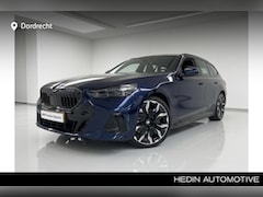 BMW 5-serie Touring - 530e M-Sport Pro | 21" | Pano | Harman Kardon | Trekhaak | Driving Assistant Plus |