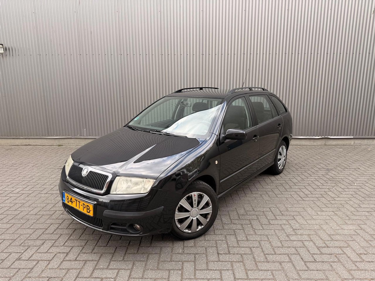 Skoda Fabia Combi - 1.4-16V Spirit+ Airco|Cruise control|Elektrische ramen|Nieuwe apk - AutoWereld.nl