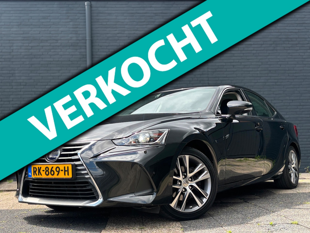 Lexus IS - 300h Hybrid Business Line | Dealer Onderhouden | Facelift | Leder | Garantie - AutoWereld.nl