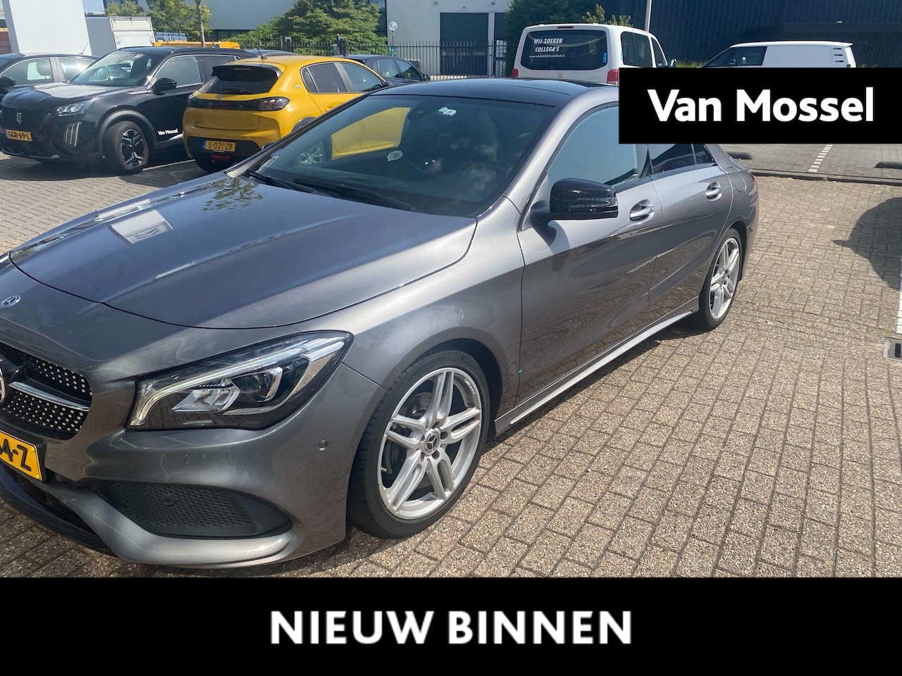 Mercedes-Benz CLA-Klasse - 180 180 AUTOMAAT | PANORAMADAK | AMG EXTERIEUR & INTERIEUR | NAVIGATIE | SPORTSTOELEN | LE - AutoWereld.nl