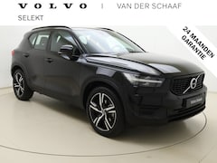 Volvo XC40 - B4 211pk Automaat R-Design / Adapt. Cruise / Stoelverwarming / Trekhaak / 19'' / DAB / Ala