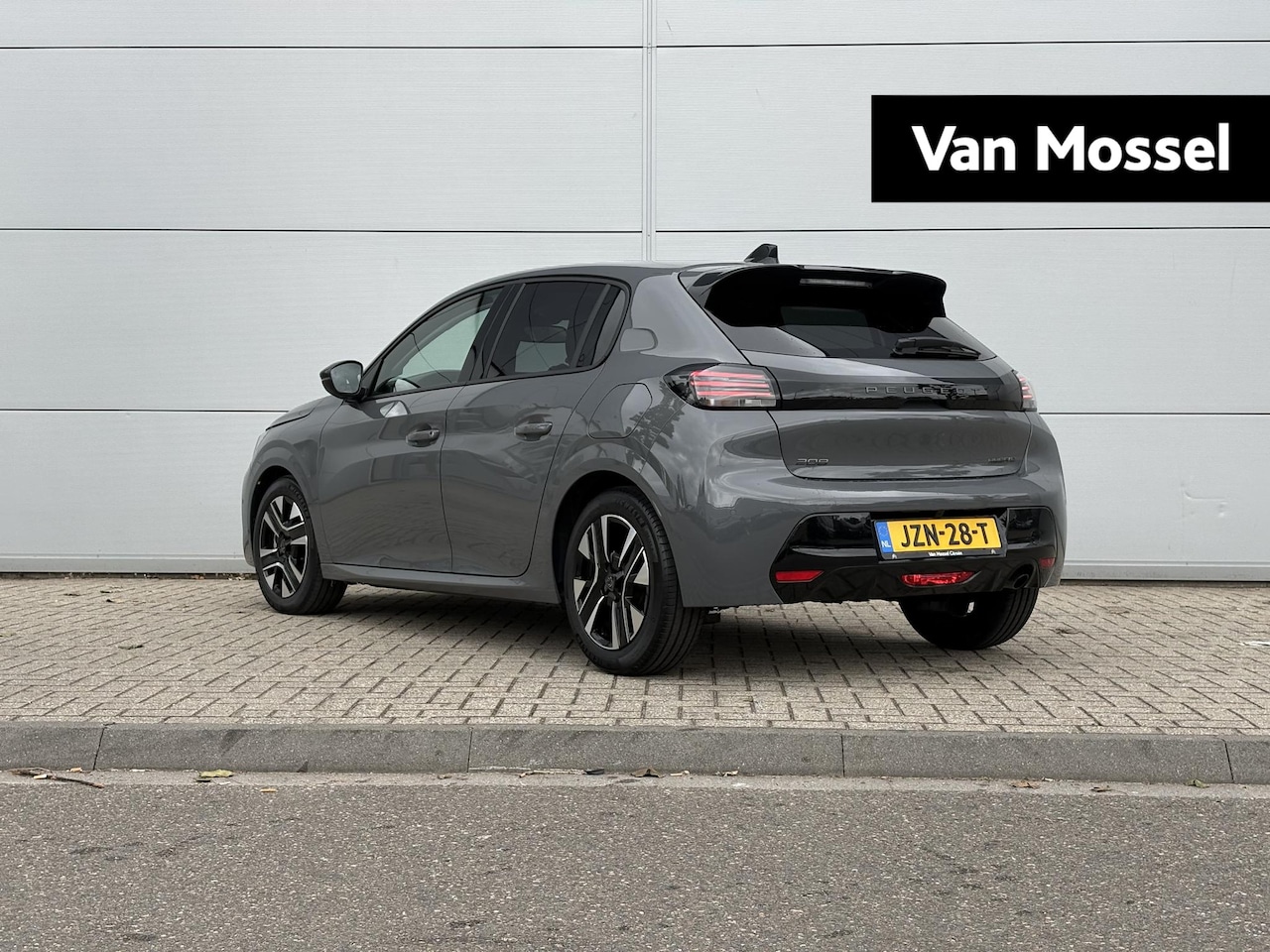 Peugeot 208 - 1.2 Hybrid 110 e-DCS6 Allure l CAMERA l KEYLESS ENTRY l APPLE CARPLAY & ANDROID AUTO l DEM - AutoWereld.nl