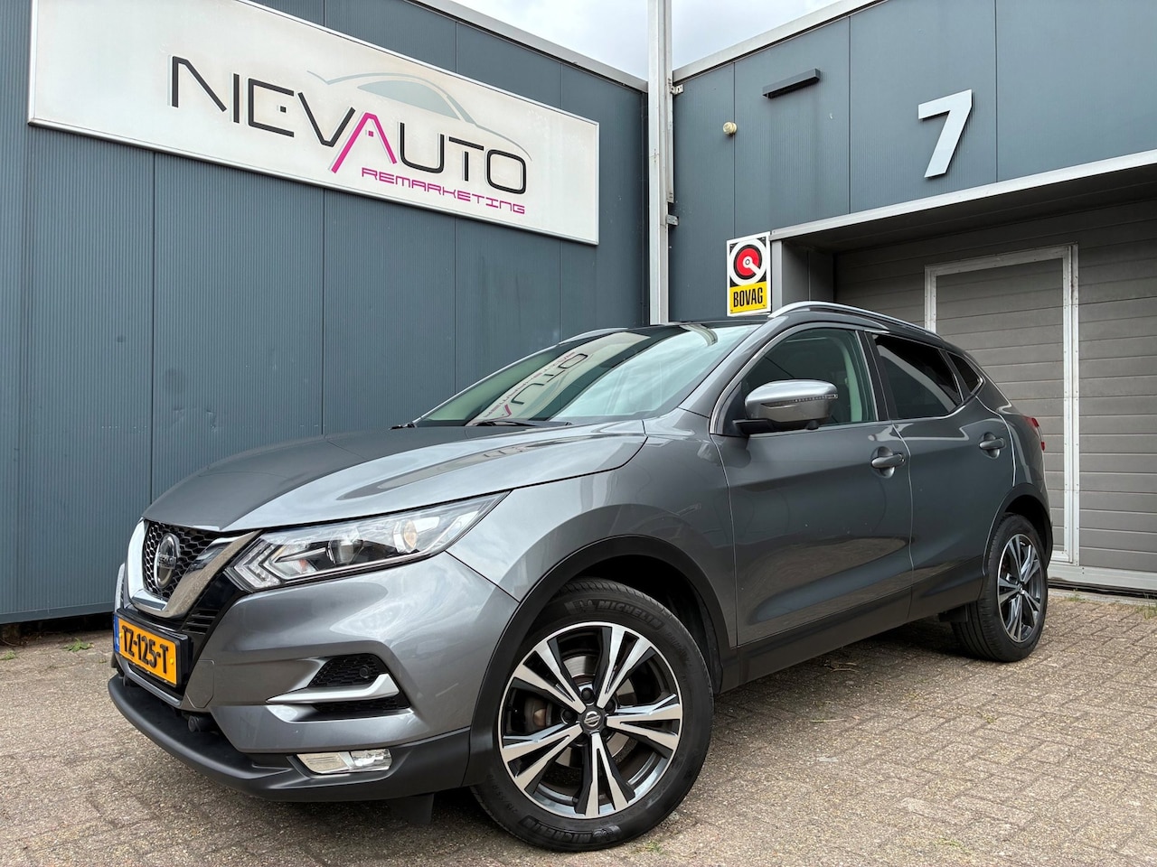 Nissan Qashqai - 1.2 N-Connecta Panoramadak NL AUTO - AutoWereld.nl