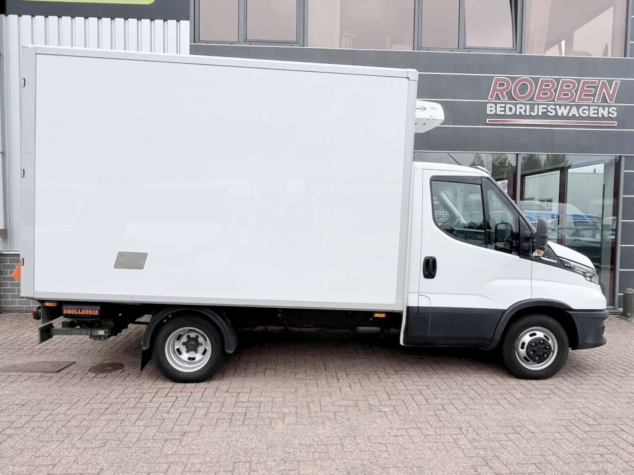 Iveco Daily - 35C14 Aut. Koelwagen Vrieswagen Bakwagen Laadklep Dubbellucht - AutoWereld.nl