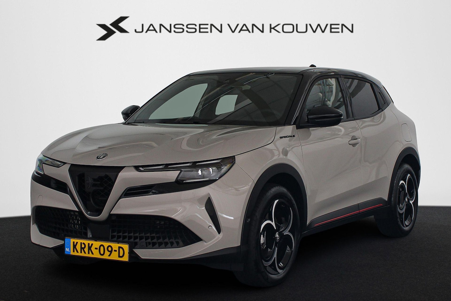 Alfa Romeo Junior - 1.2 Turbo Hybrid Ibrida Speciale Stoelverwarming Keyless Massage Camera - AutoWereld.nl