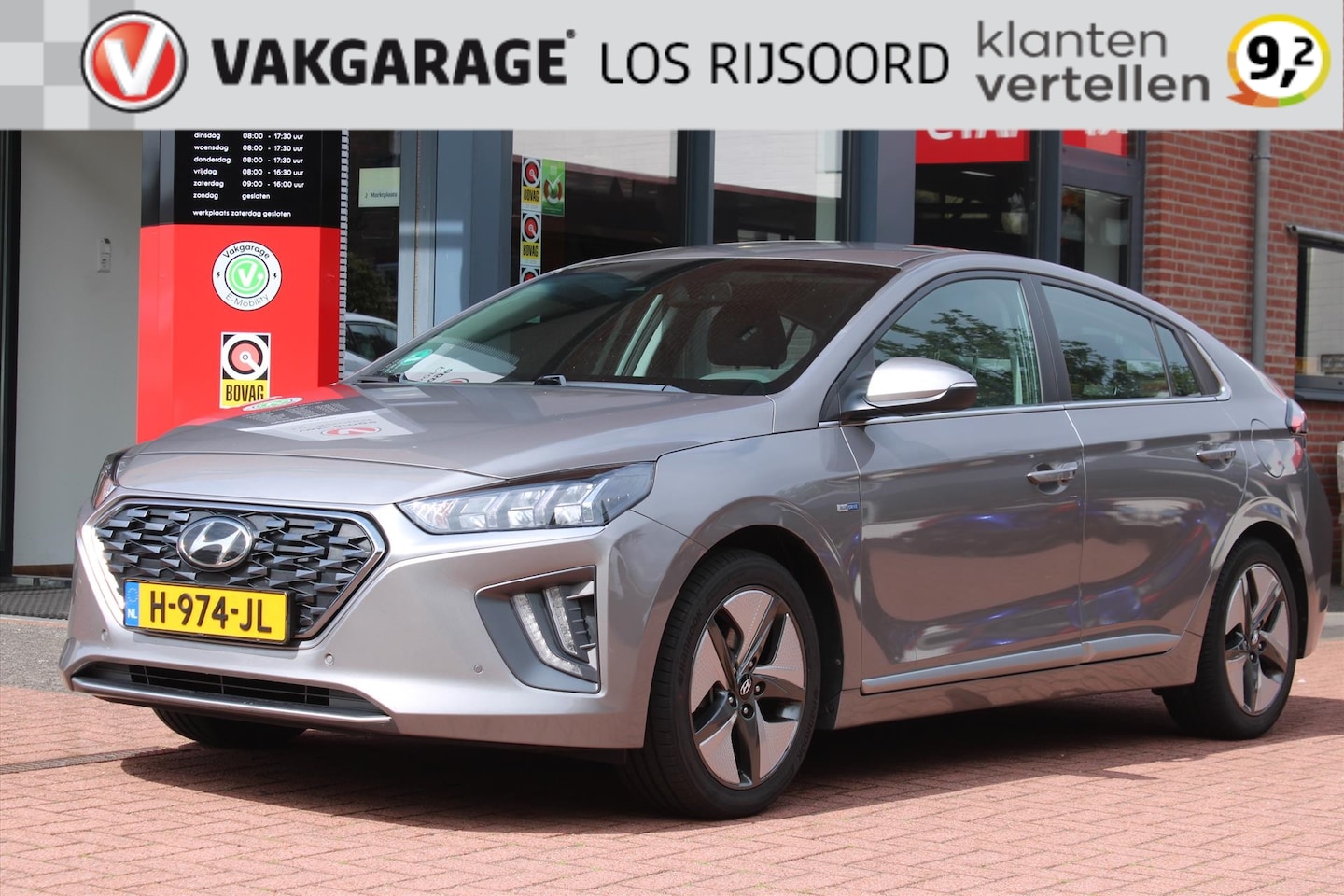 Hyundai IONIQ - 1.6 GDI Hybride *Comfort* | Carplay | Adaptive Cruise & Climate Control | Camera | PDC | N - AutoWereld.nl