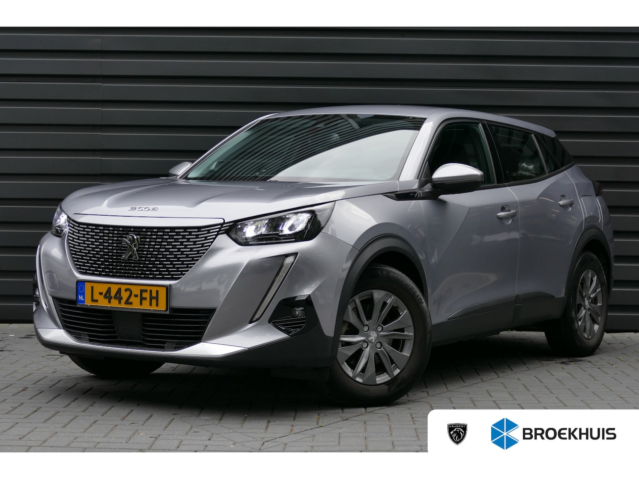 Peugeot e-2008 - EV 136PK 50KWH ACTIVE AUTOMAAT / NAVI / LED / 16"LMV / CLIMA / PDC / BLUETOOTH / CRUISECON - AutoWereld.nl