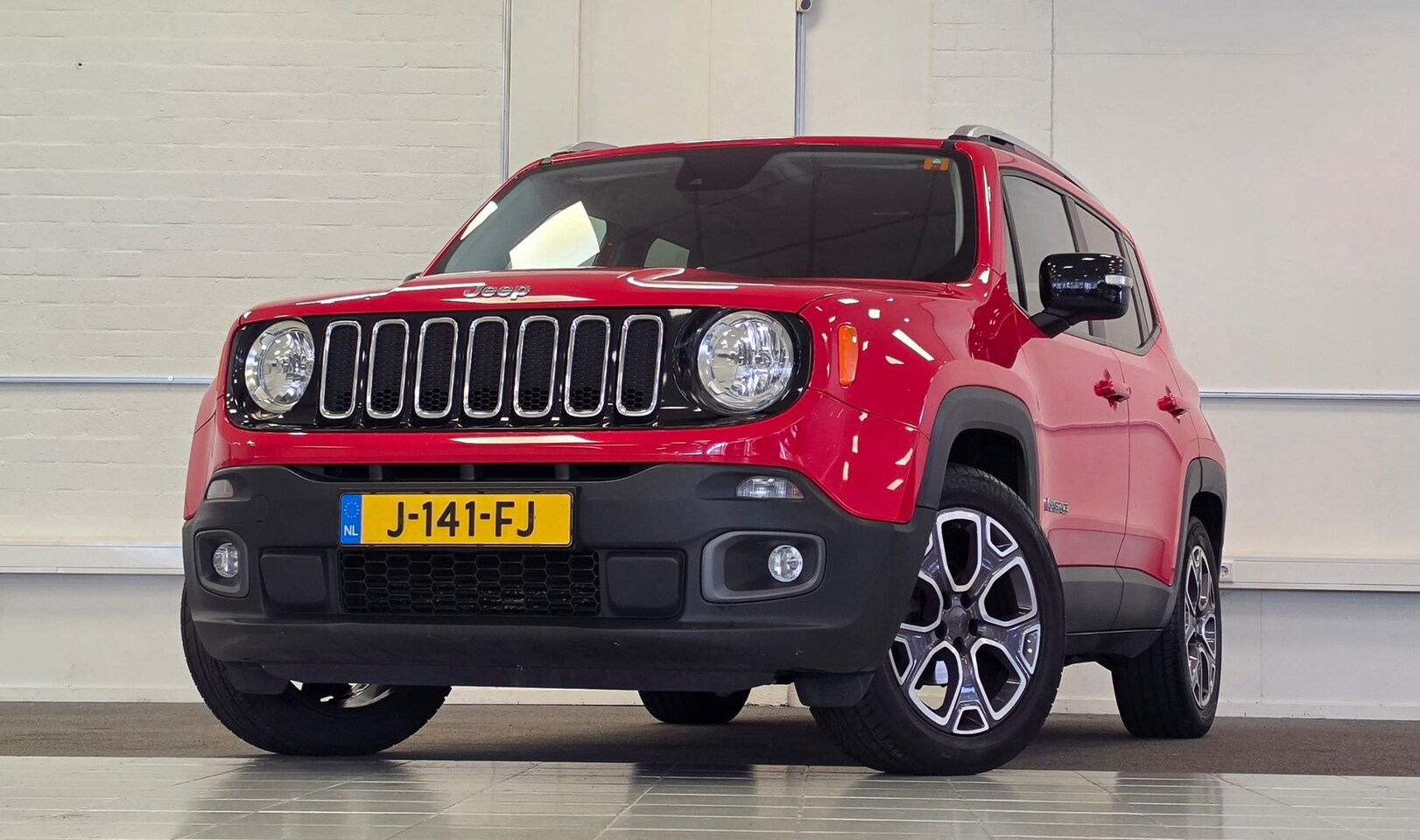 Jeep Renegade - 1.4 MultiAir Opening Edition Lerenbekleding Navi Camera Trekhaak - AutoWereld.nl