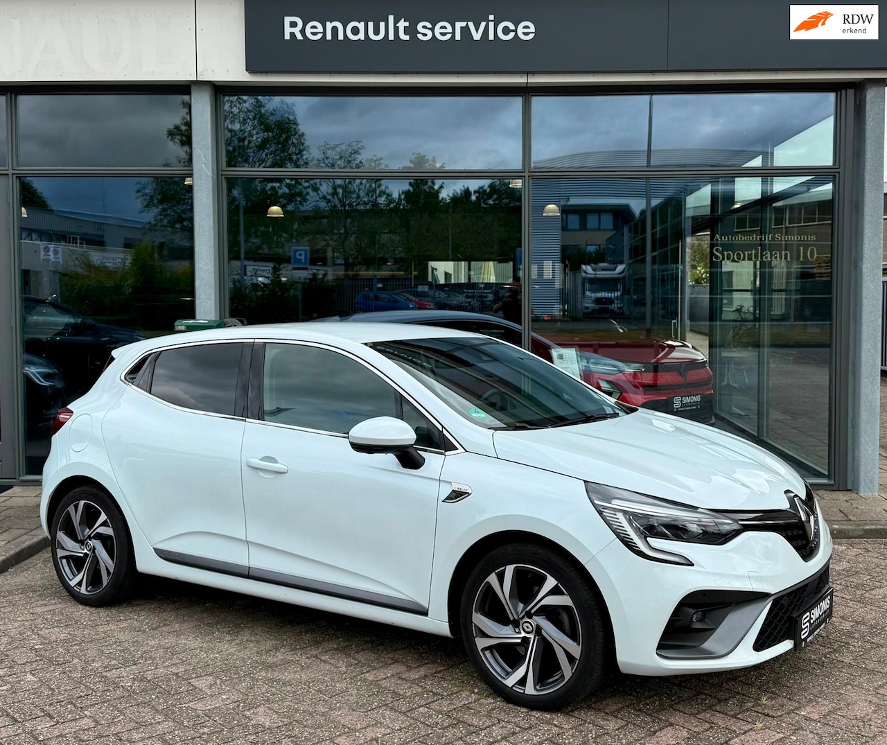 Renault Clio - 1.3 TCe R.S. Line 140pk! Uniek | Stoelverwarming | Groot scherm - AutoWereld.nl