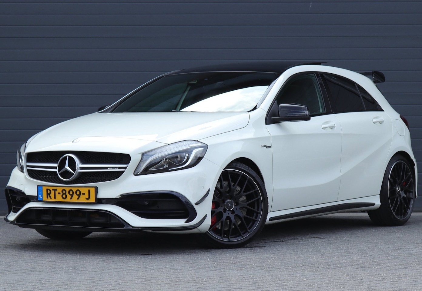Mercedes-Benz A-klasse - AMG 45 4MATIC / Schaalstoelen / Pano / Carplay - AutoWereld.nl