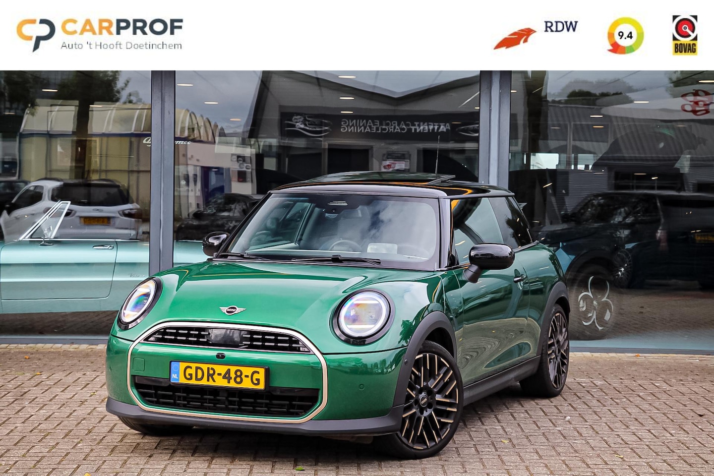 MINI 3-Deurs - 1.5 Cooper C Favoured L PANO / 360 CAM. / H&K / HEAD UP - AutoWereld.nl