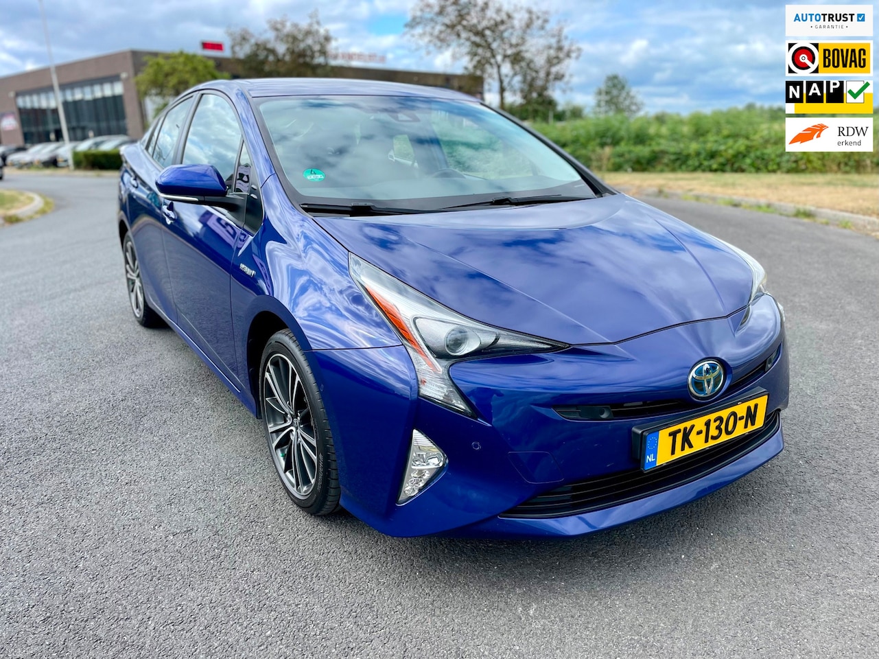 Toyota Prius - 1.8 Executive 1.8 Executive, Aut, Acc, Cam, Navi, Lmv, HU display, LED, Stoelverw, Dodehoek det, Geen im - AutoWereld.nl