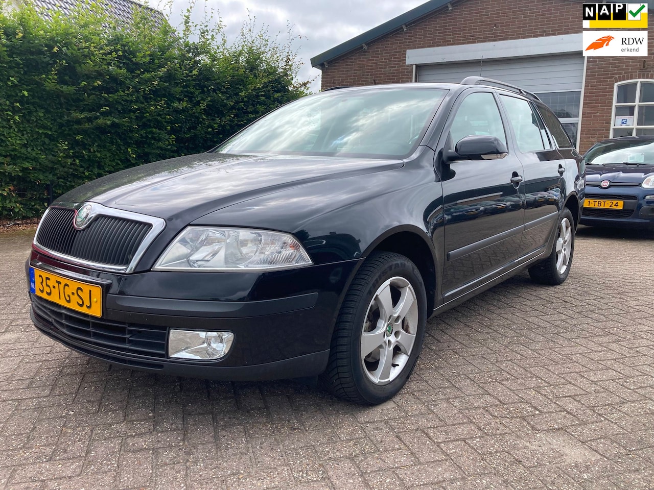 Skoda Octavia Combi - 2.0 FSI 4x4 Bj 2006, Clima, Cruise, APK TOT 07-2027, inruil is mogeijk - AutoWereld.nl