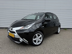 Toyota Aygo - 1.0 VVT-i x-play NAP 1e eigenaar Carplay Camera 15" Lichtmetaal Airco 5-drs