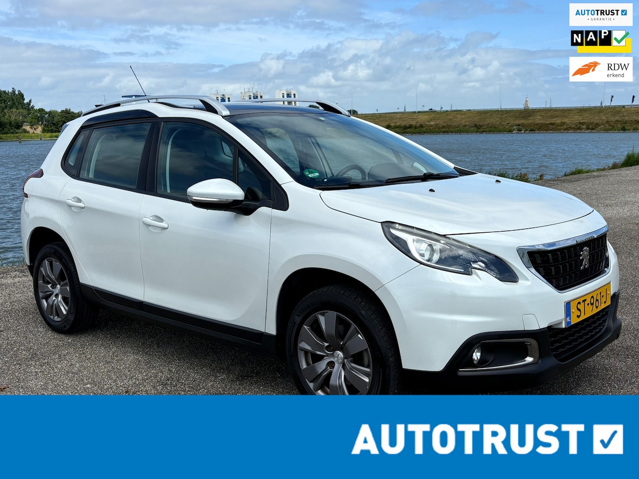 Peugeot 2008 - 1.2 PureTech Blue Lion/Pano/Airco/Nap/Led - AutoWereld.nl
