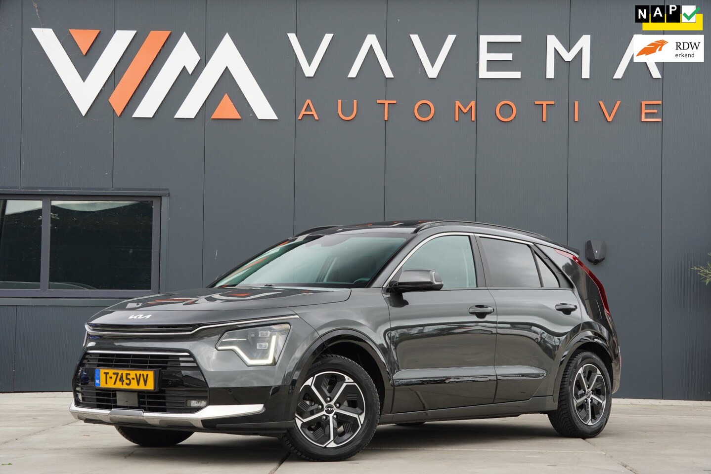Kia Niro - 1.6 GDi Hybrid DynamicPlusLine 2023 Stoelverwarming Leder Automaat SUV Adaptive cruise con - AutoWereld.nl
