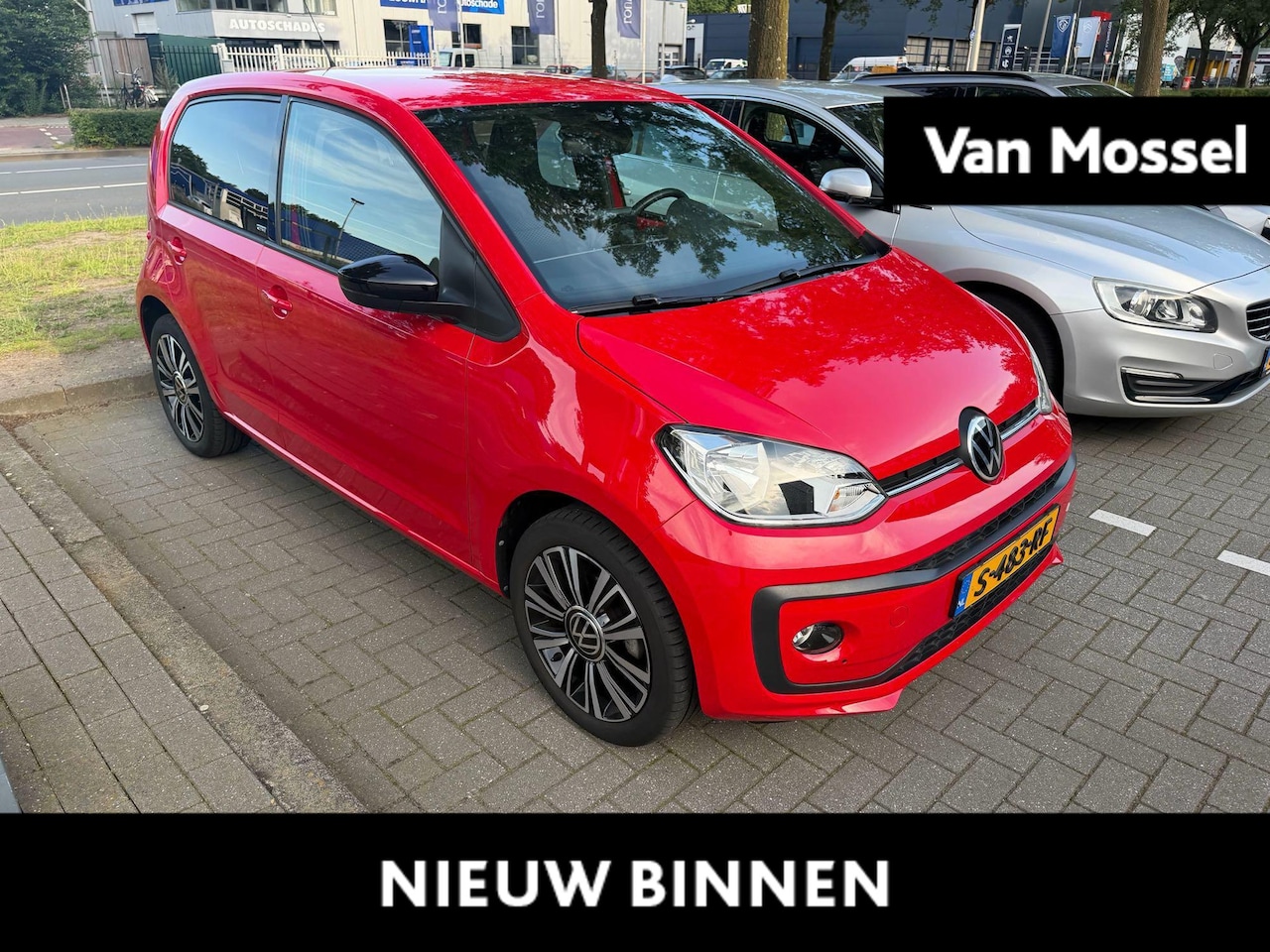 Volkswagen Up! - 1.0 beats | 65 PK | Cruise Control | Stoelverwarming | Parkeercamera | Lichtmetalen Velgen - AutoWereld.nl