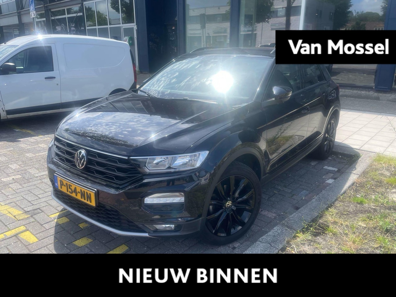 Volkswagen T-Roc - 1.5 TSI R-Line | 150 PK | Black Style | Digital Cockpit | Stoelverwarming | Climatronic (A - AutoWereld.nl