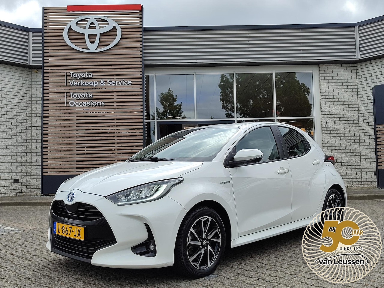 Toyota Yaris - 1.5 Hybrid DYNAMIC NL-AUTO 1E-EIG JBL-AUDIO 4S-BANDEN LED KEYLESS NAVI AD-CRUISE CAMERA CL - AutoWereld.nl