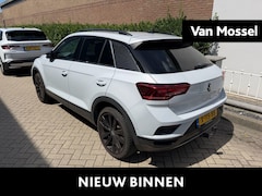 Volkswagen T-Roc - 1.5 TSI R-Line | 150 PK | Digital Cockpit PRO | Elektrische Kofferbak | Stoelverwarming |