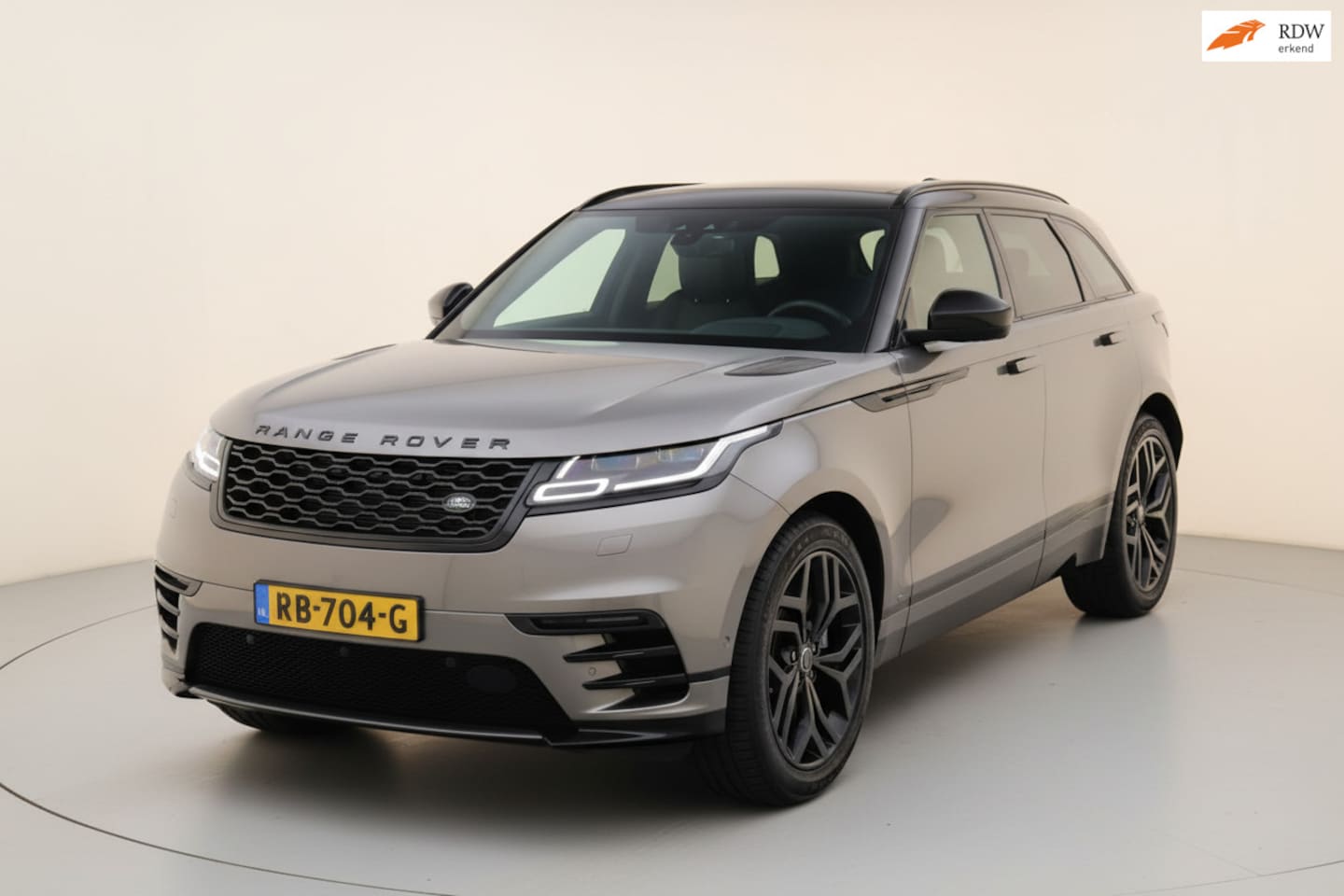 Land Rover Range Rover Velar - 3.0 V6 AWD R-Dynamic HSE LUCHTVERING VOL! - AutoWereld.nl