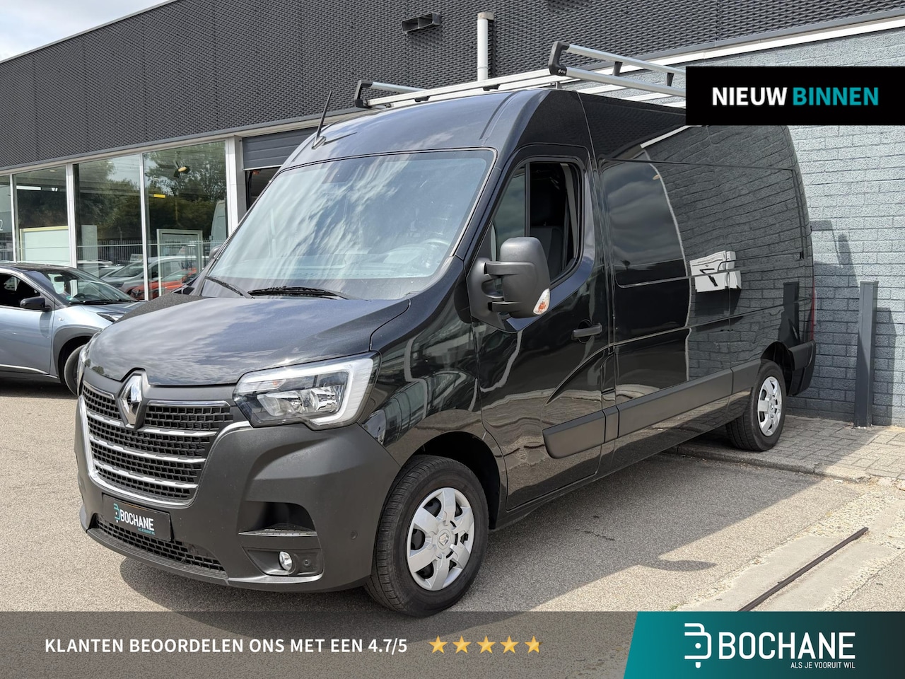 Renault Master - T35 2.3 dCi 135 L2H2 Work Edition | Camera | Trekhaak | Imperiaal | Climate control | Bijr - AutoWereld.nl