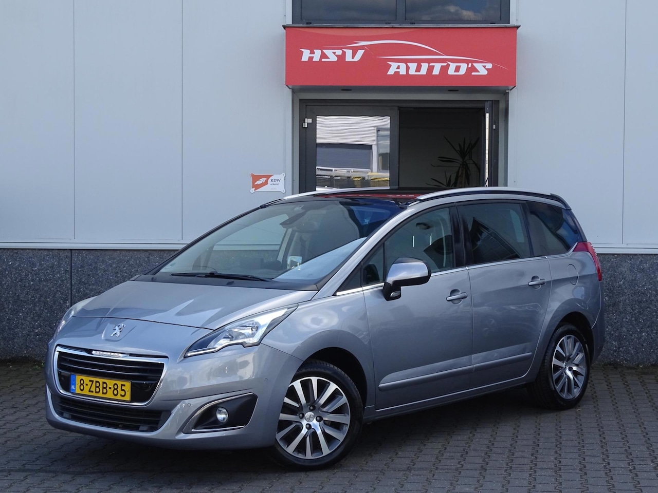 Peugeot 5008 - 1.6 THP Allure 7p. 1.6 THP Allure 7p (verbruikt olie) - AutoWereld.nl
