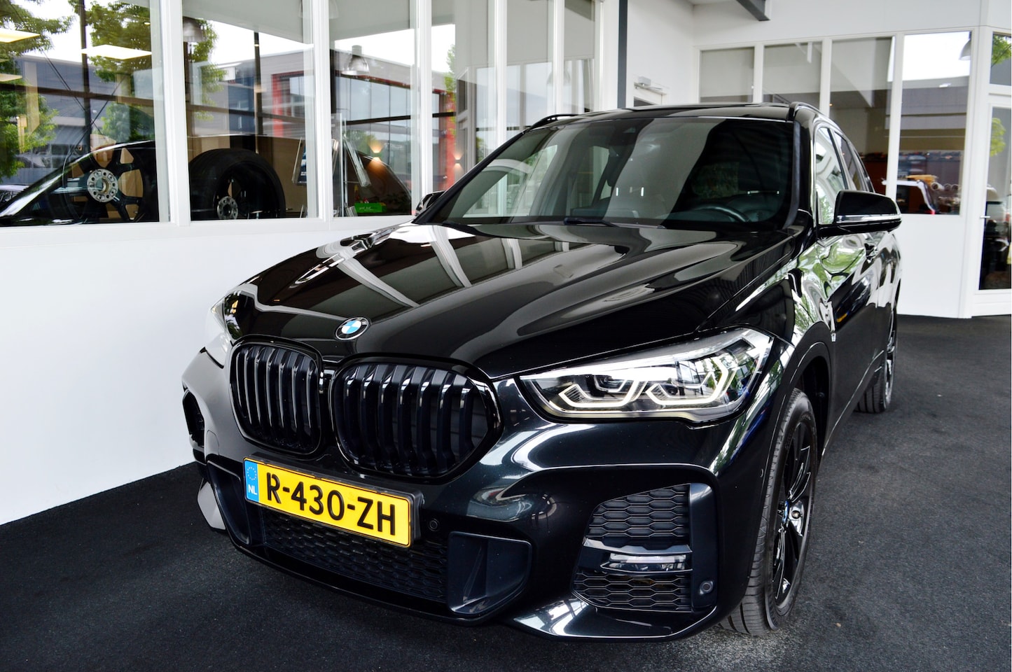 BMW X1 - sDrive20i M-Sportedition | Trekgewicht 1800kg ! - AutoWereld.nl