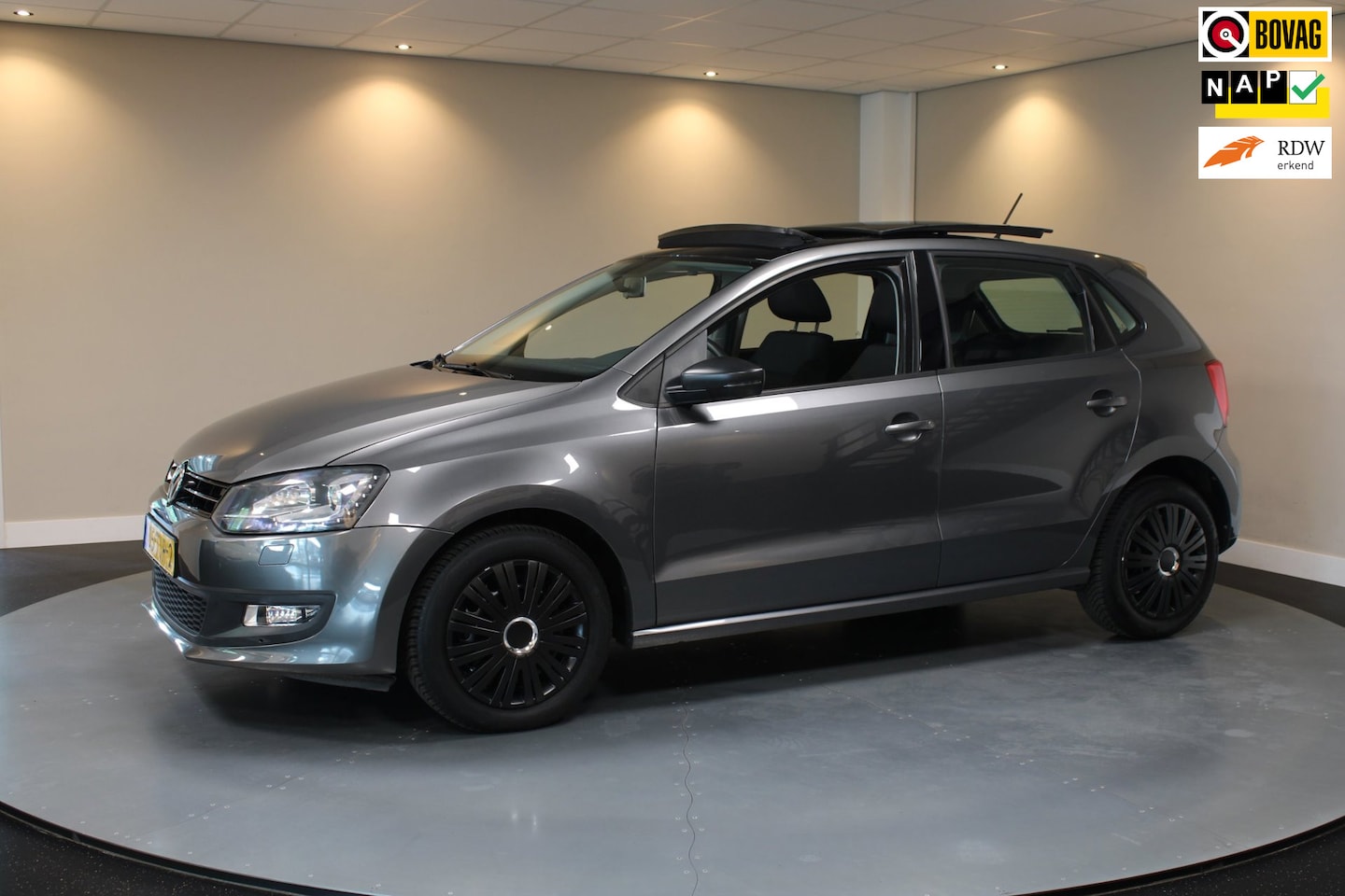 Volkswagen Polo - 1.2 TSI Comfortline *Automaat* Pano/Schuifdak|Cruise|Airco|NAP - AutoWereld.nl