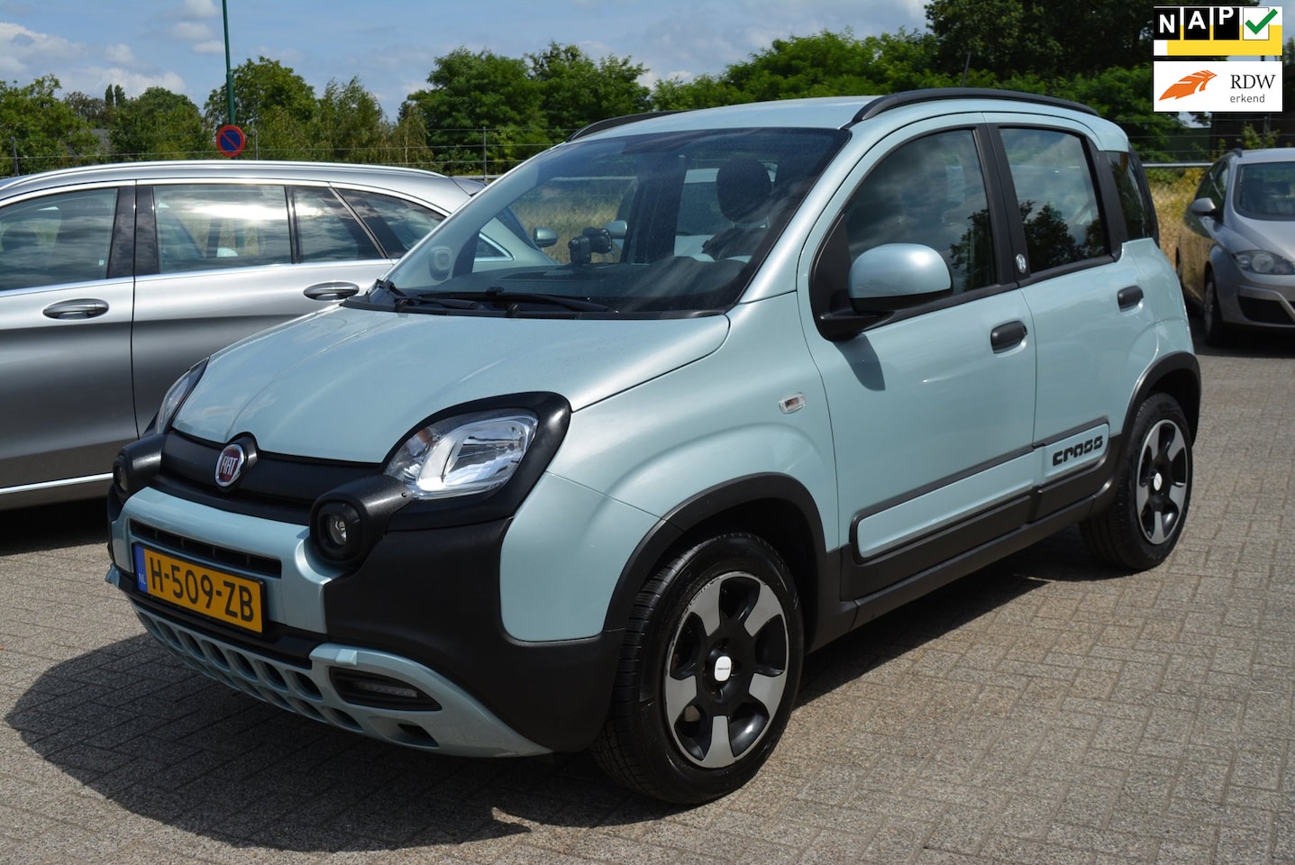 Fiat Panda - 1.0 Hybrid Cross Launch Edition | Airco | Cruise | PDC. - AutoWereld.nl