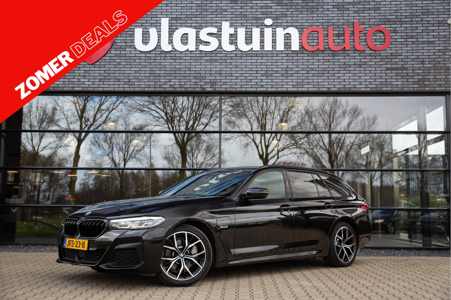 BMW 5-serie Touring - 530e M-Sport , SoH 91%, Shadowline, Adap. Cruise, Trekhaak, Leder, - AutoWereld.nl