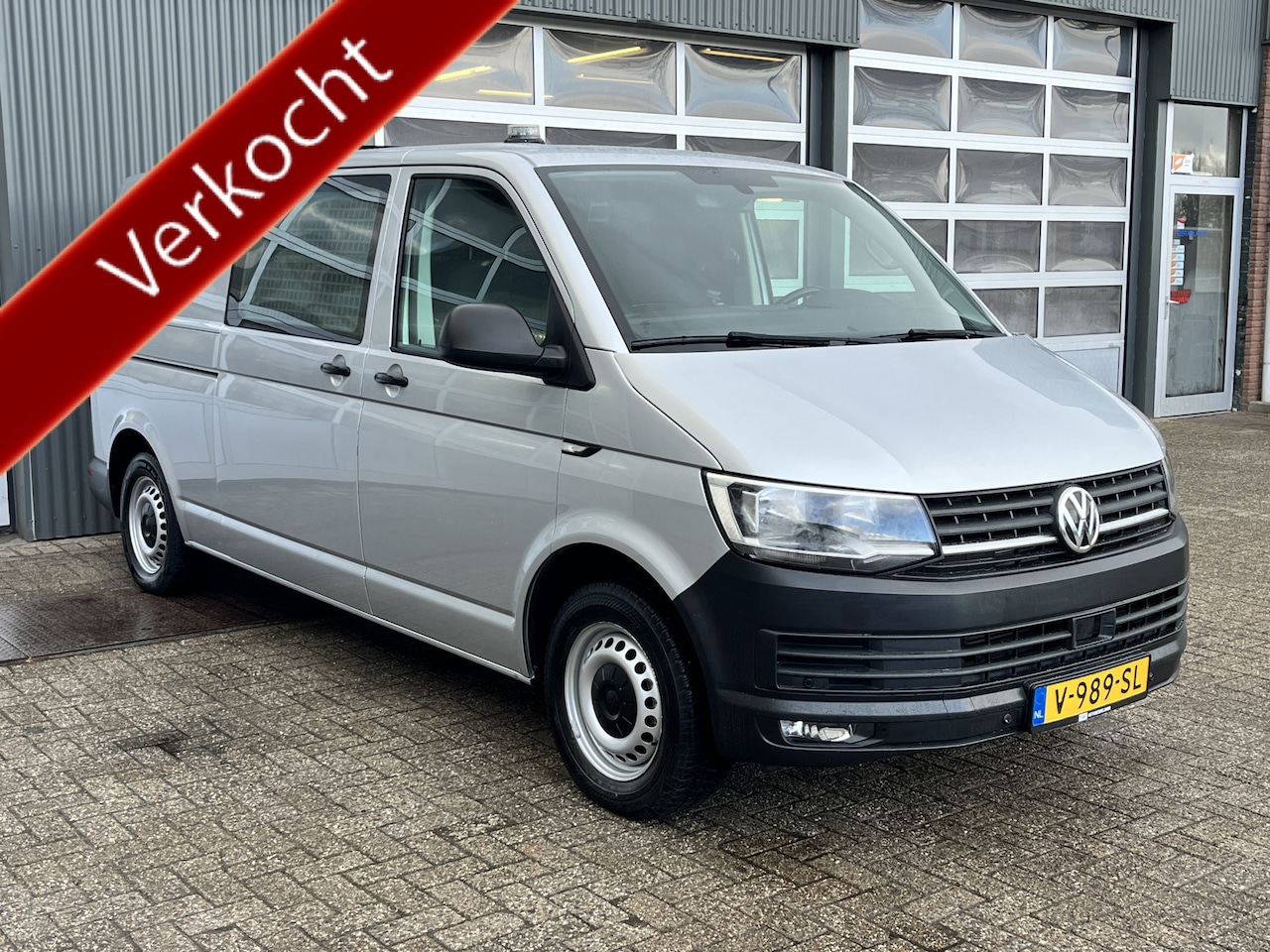 Volkswagen Transporter - 2.0 TSI L2H1 Benzine Dubbele Schuifdeur Airco Cruise controle Bpm vrij Trekhaak Klep achte - AutoWereld.nl
