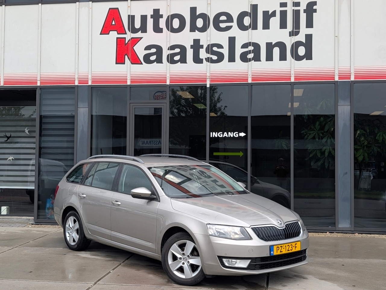 Skoda Octavia Combi - 1.6 TDI Greentech Elegance - Clima - Cruise - Electr Ramen - - AutoWereld.nl