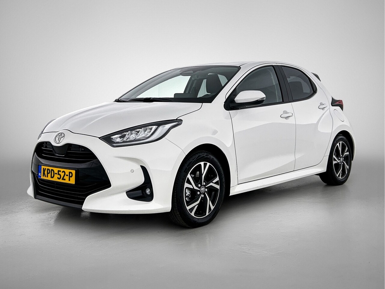 Toyota Yaris - 1.5 Hybrid 115 First Edition Comfort Pack | BTW Voertuig | Stoel+stuurverwarming | Dodehoe - AutoWereld.nl