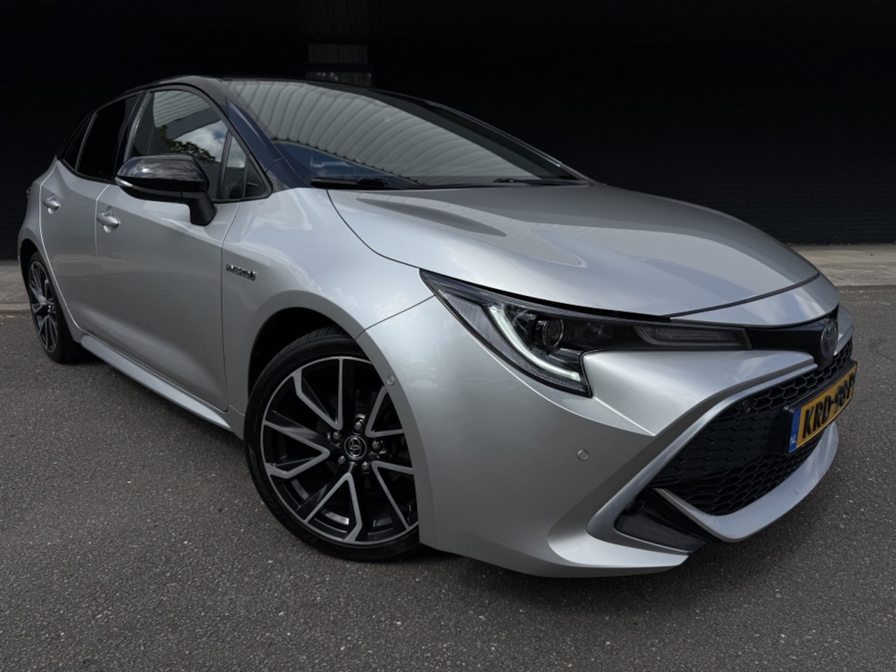 Toyota Corolla - 1.8 Hybrid GR Sport 1.8 Hybrid GR-Sport - AutoWereld.nl