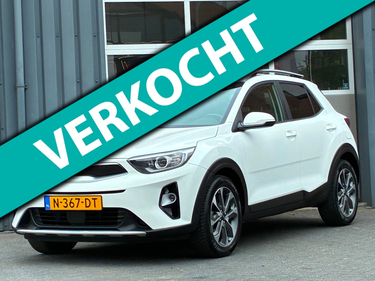Kia Stonic - 1.4 MPi Automaat Leder Camera Stoelverwarming - AutoWereld.nl
