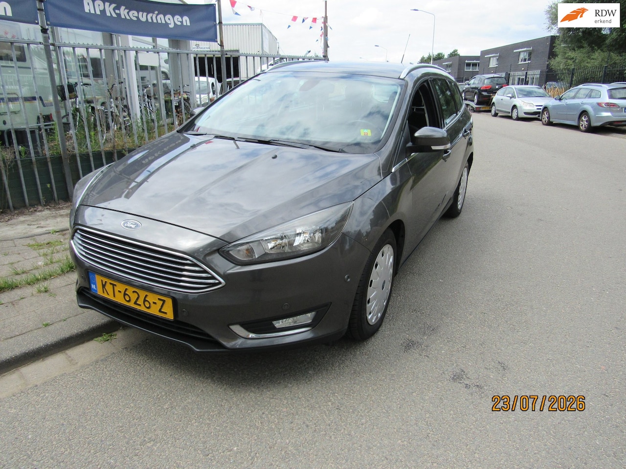 Ford Focus Wagon - 1.0 Titanium 1.0 Titanium,lage originele km stand! - AutoWereld.nl