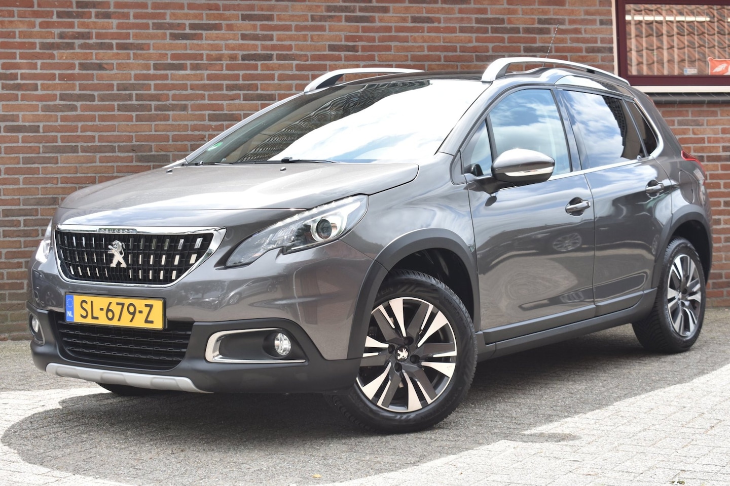 Peugeot 2008 - 1.2 PureTech Allure '18 Pano Cruise Navi Clima Inruil mogelijk - AutoWereld.nl